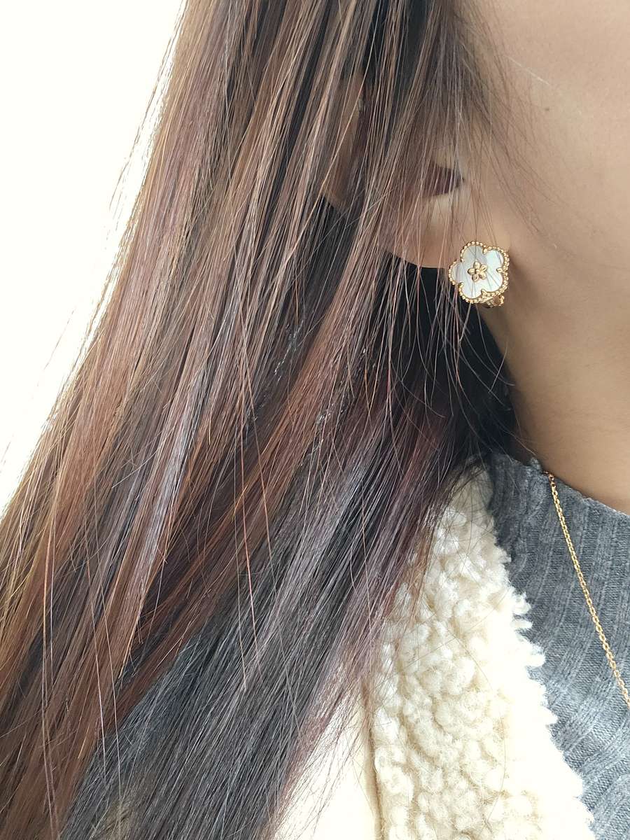 산다라박 샤넬 클래식 미듐 블랙 은장 캐비어 백 관련 가방 이미지 93